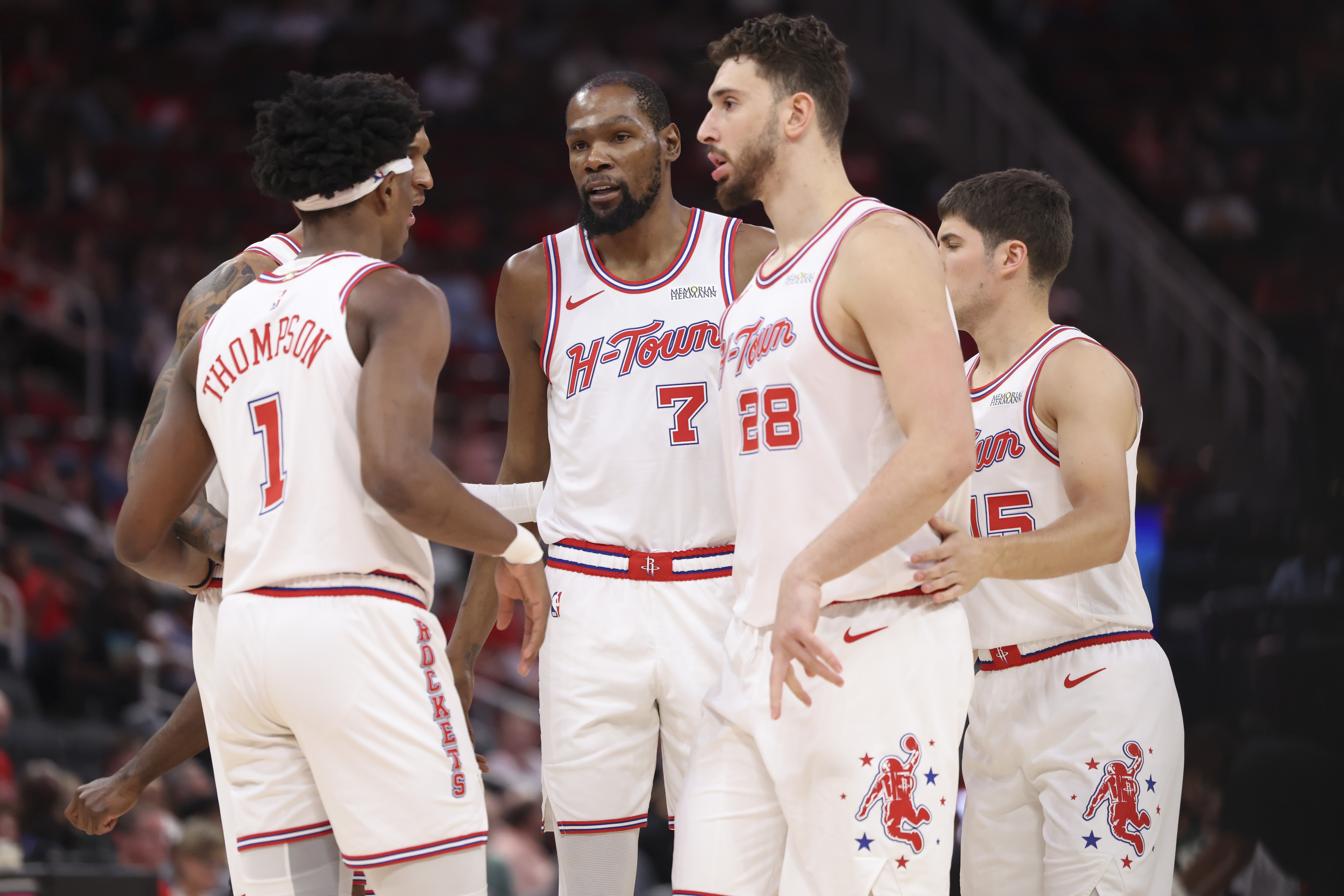 世界杯官方平台-杜兰特：喜欢球队挨打后马上回击的特质 我们赢得了彼此的信任